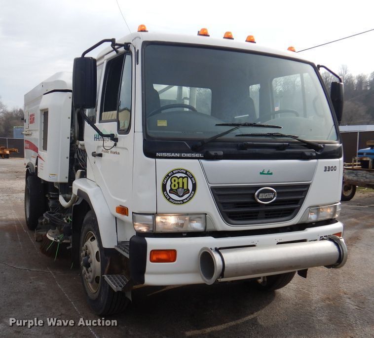 image for item DJ3778 2009 Nissan UD3000  street sweeper truck