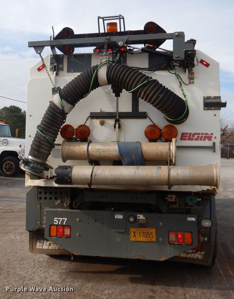 image for item DJ3778 2009 Nissan UD3000  street sweeper truck