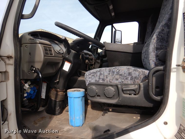 image for item DJ3778 2009 Nissan UD3000  street sweeper truck