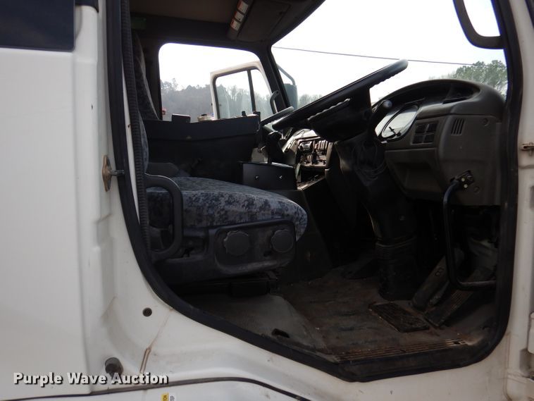 image for item DJ3778 2009 Nissan UD3000  street sweeper truck