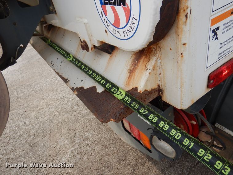 image for item DJ3778 2009 Nissan UD3000  street sweeper truck