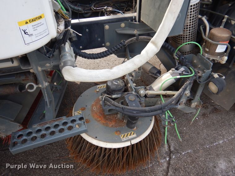 image for item DJ3778 2009 Nissan UD3000  street sweeper truck