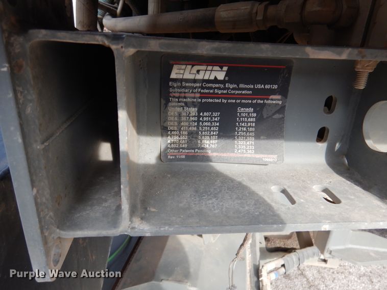 image for item DJ3778 2009 Nissan UD3000  street sweeper truck