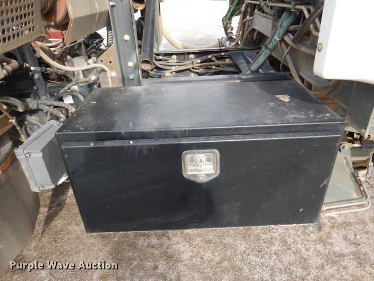 image for item DJ3778 2009 Nissan UD3000  street sweeper truck