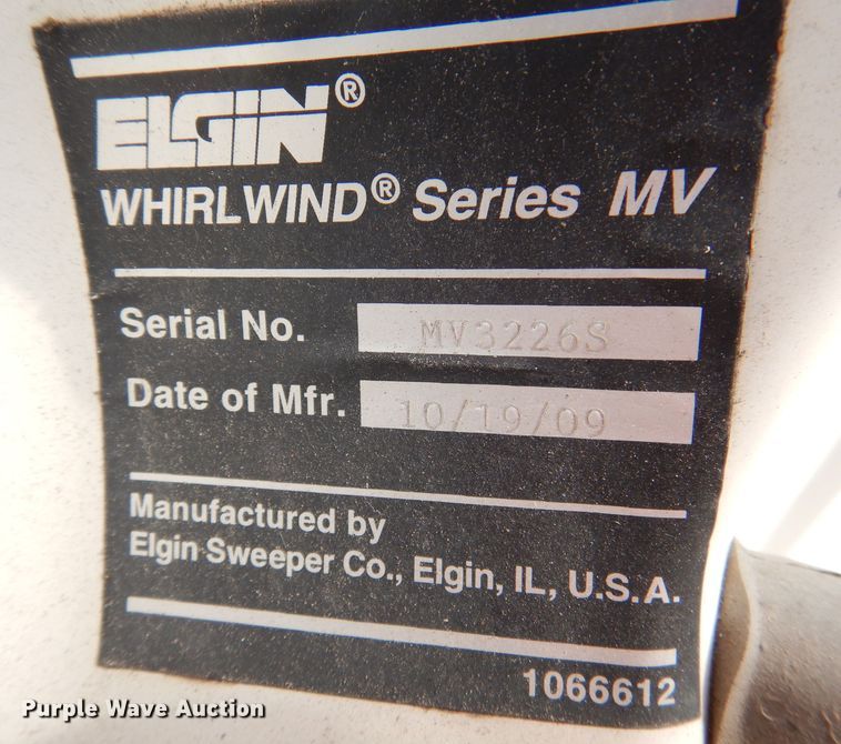 image for item DJ3778 2009 Nissan UD3000  street sweeper truck