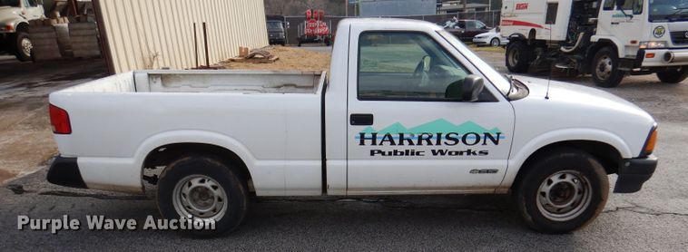 image for item DJ3780 1996 Chevrolet S10  pickup truck