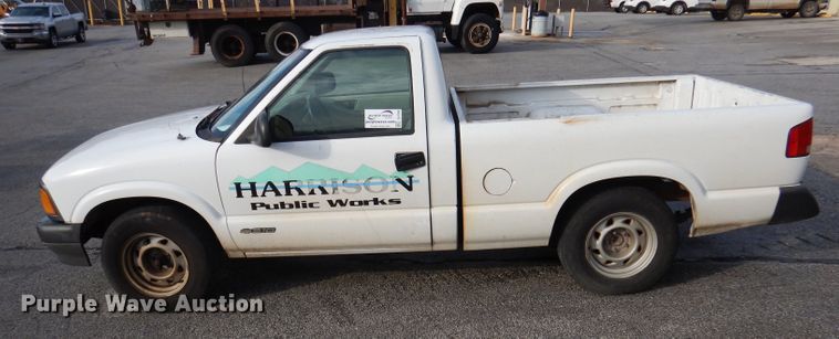 image for item DJ3780 1996 Chevrolet S10  pickup truck