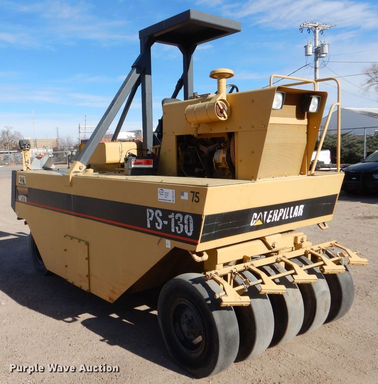 image for item DK7247 1993 Caterpillar PS-130  pneumatic roller