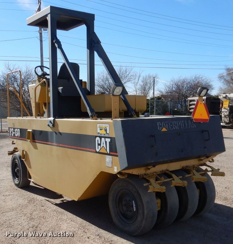 image for item DK7247 1993 Caterpillar PS-130  pneumatic roller