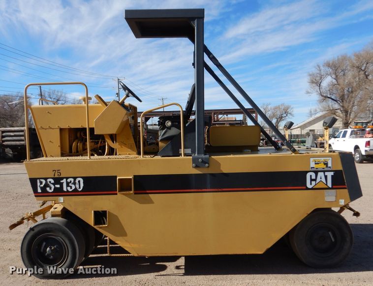 image for item DK7247 1993 Caterpillar PS-130  pneumatic roller