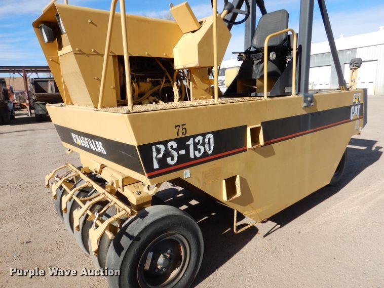 image for item DK7247 1993 Caterpillar PS-130  pneumatic roller