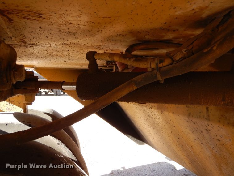 image for item DK7247 1993 Caterpillar PS-130  pneumatic roller