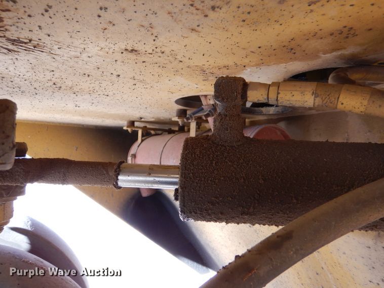 image for item DK7247 1993 Caterpillar PS-130  pneumatic roller