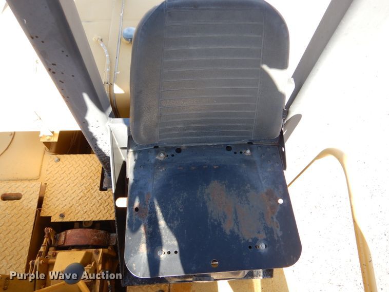 image for item DK7247 1993 Caterpillar PS-130  pneumatic roller