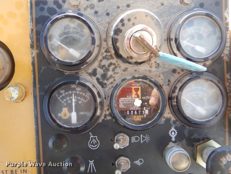 image for item DK7247 1993 Caterpillar PS-130  pneumatic roller