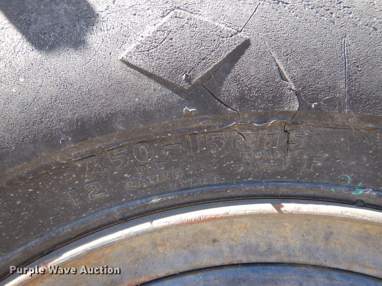 image for item DK7247 1993 Caterpillar PS-130  pneumatic roller