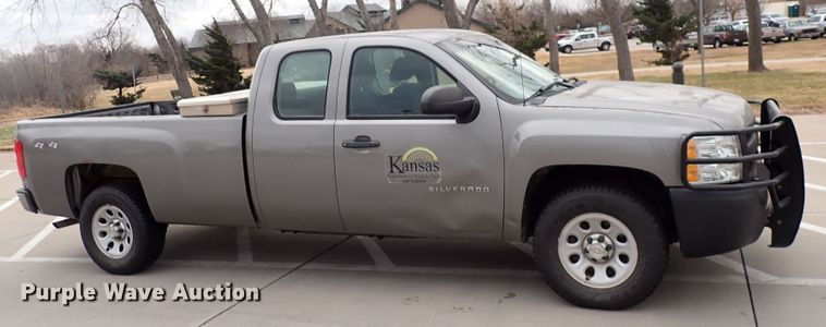 image for item DN2442 2013 Chevrolet Silverado 1500  Ext. Cab pickup truck