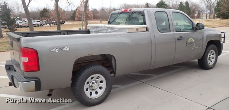 image for item DN2442 2013 Chevrolet Silverado 1500  Ext. Cab pickup truck