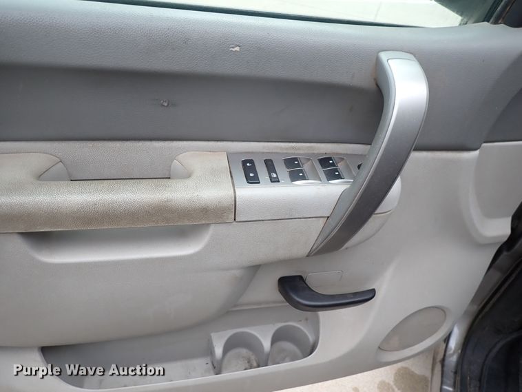 image for item DN2442 2013 Chevrolet Silverado 1500  Ext. Cab pickup truck