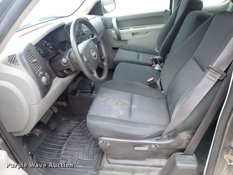 image for item DN2442 2013 Chevrolet Silverado 1500  Ext. Cab pickup truck