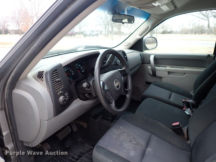 image for item DN2442 2013 Chevrolet Silverado 1500  Ext. Cab pickup truck