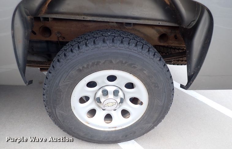 image for item DN2442 2013 Chevrolet Silverado 1500  Ext. Cab pickup truck