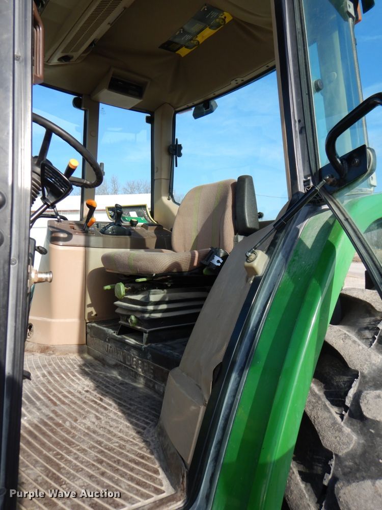 image for item DN2642 2002 John Deere 6405  tractor