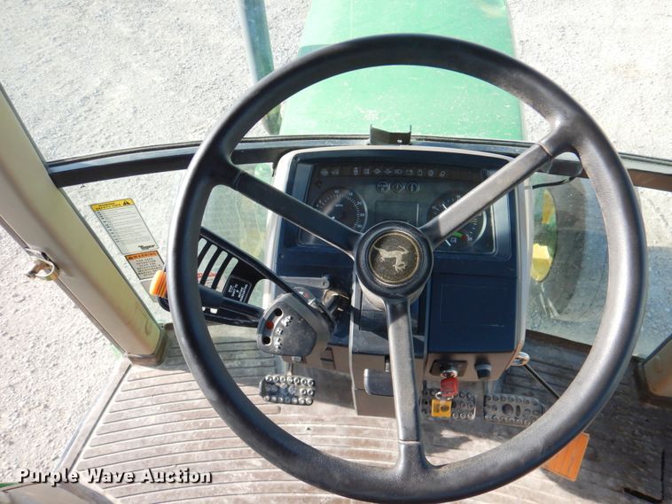 image for item DN2642 2002 John Deere 6405  tractor