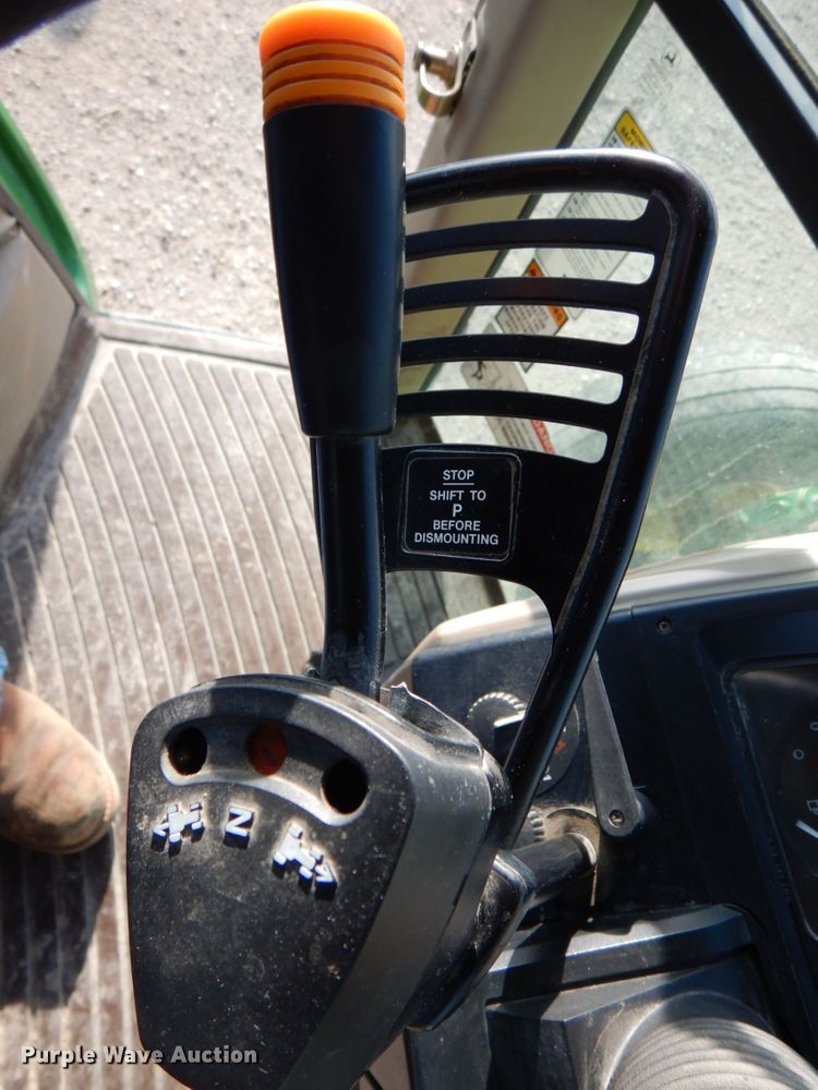 image for item DN2642 2002 John Deere 6405  tractor