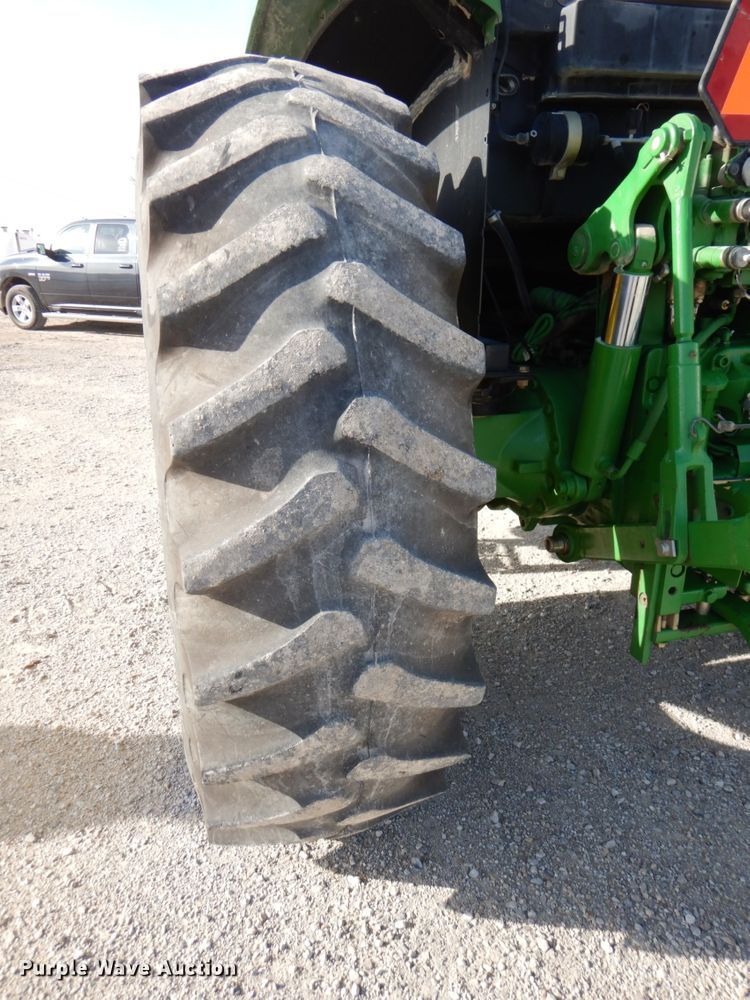 image for item DN2642 2002 John Deere 6405  tractor