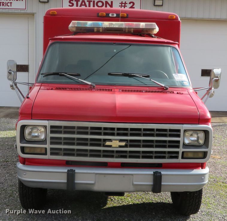 image for item DN7852 1993 Chevrolet G30  emergency vehicle