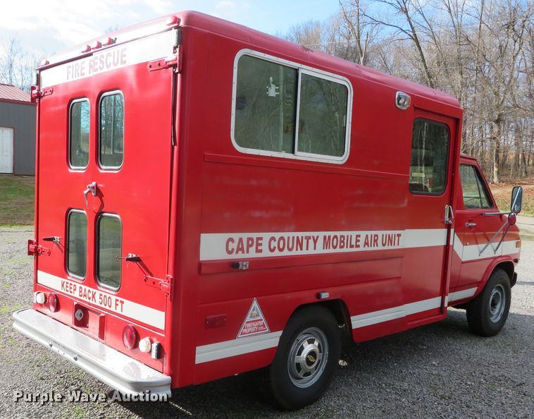 image for item DN7852 1993 Chevrolet G30  emergency vehicle
