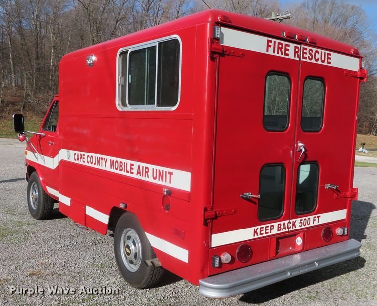 image for item DN7852 1993 Chevrolet G30  emergency vehicle