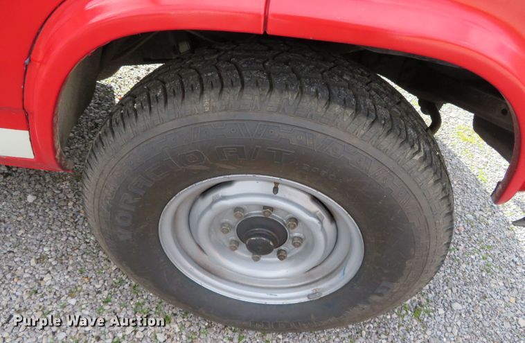 image for item DN7852 1993 Chevrolet G30  emergency vehicle