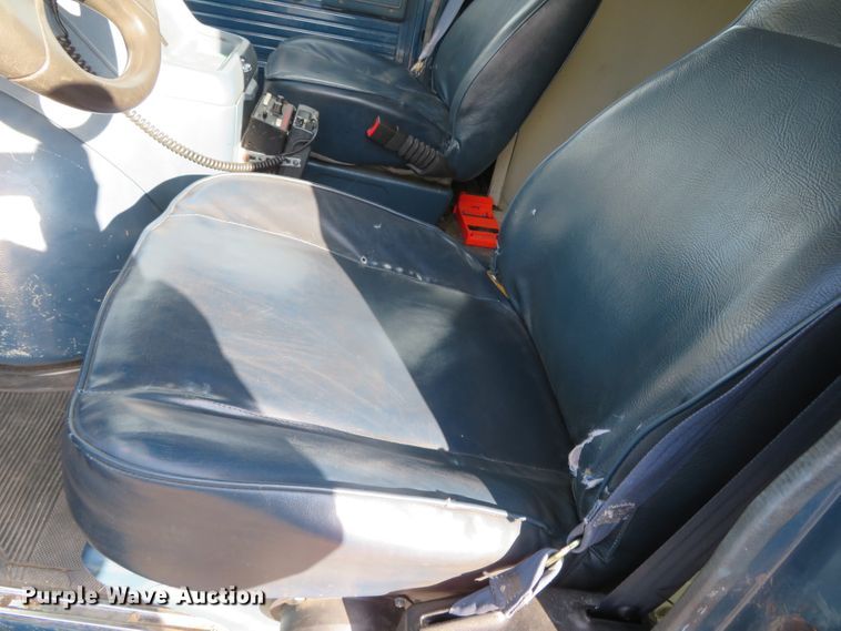 image for item DN7852 1993 Chevrolet G30  emergency vehicle