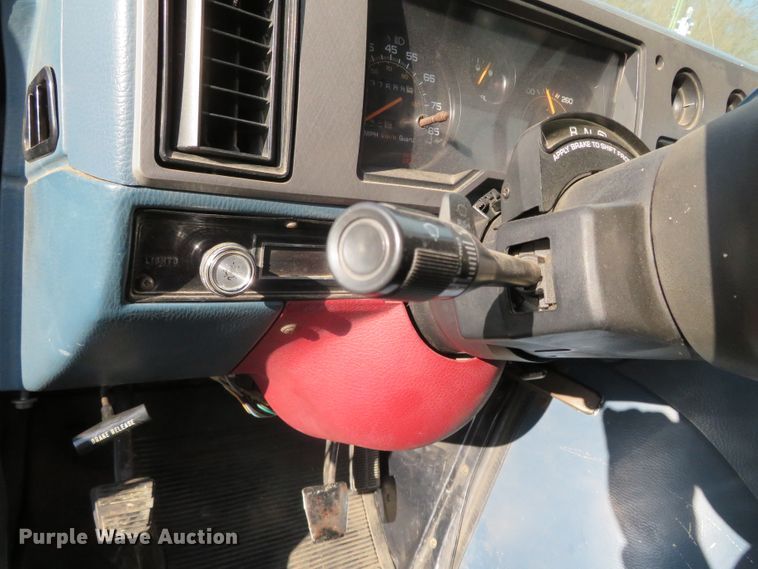 image for item DN7852 1993 Chevrolet G30  emergency vehicle