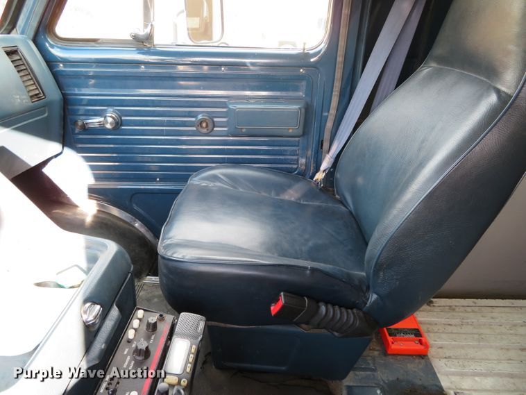 image for item DN7852 1993 Chevrolet G30  emergency vehicle