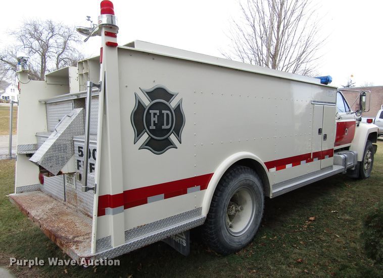image for item EV9376 1985 Ford F700  pumper fire truck