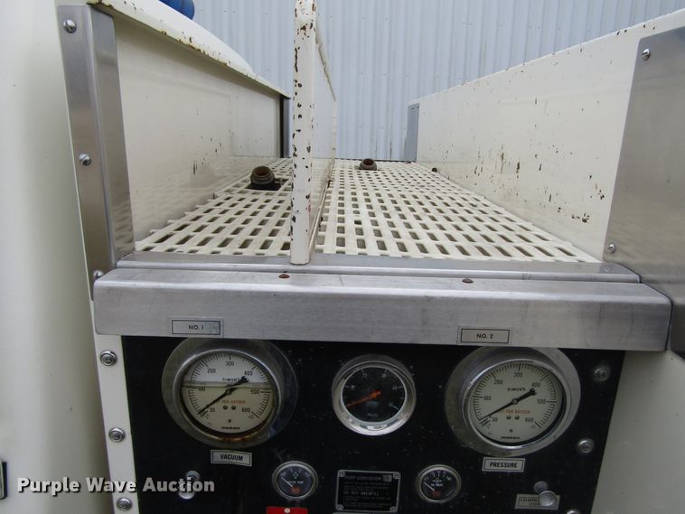 image for item EV9376 1985 Ford F700  pumper fire truck