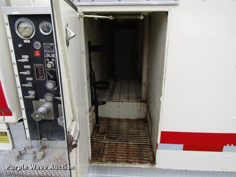 image for item EV9376 1985 Ford F700  pumper fire truck