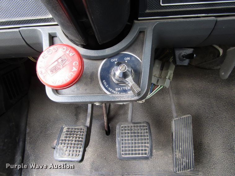 image for item EV9376 1985 Ford F700  pumper fire truck