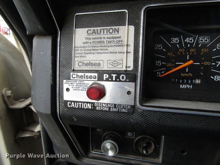 image for item EV9376 1985 Ford F700  pumper fire truck