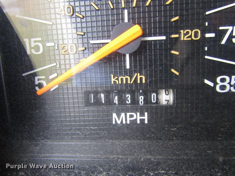 image for item EV9376 1985 Ford F700  pumper fire truck