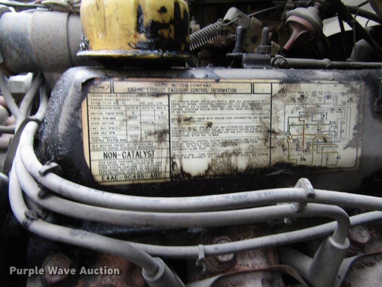 image for item EV9376 1985 Ford F700  pumper fire truck