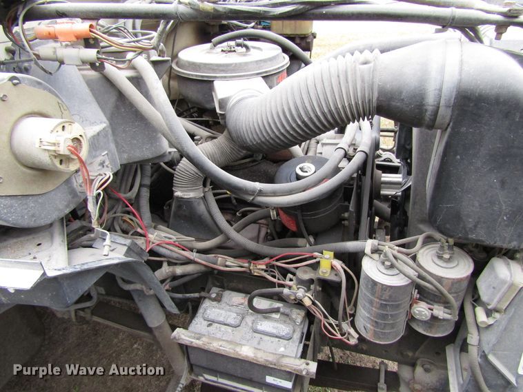 image for item EV9376 1985 Ford F700  pumper fire truck