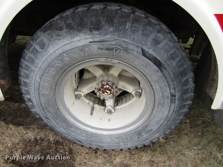 image for item EV9376 1985 Ford F700  pumper fire truck