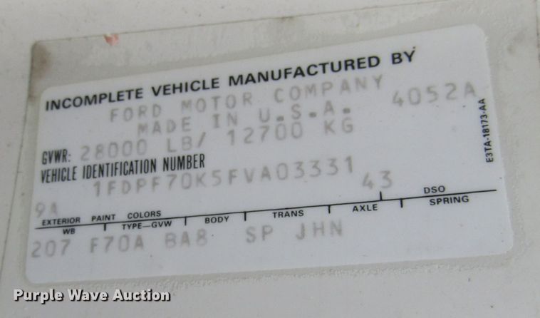 image for item EV9376 1985 Ford F700  pumper fire truck