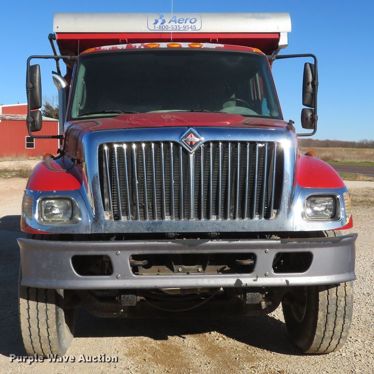 image for item FP9490 2005 International 7400  dump truck