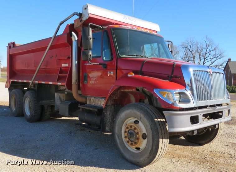 image for item FP9490 2005 International 7400  dump truck