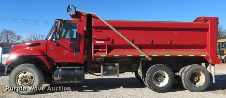image for item FP9490 2005 International 7400  dump truck